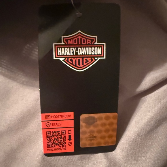 Harley-Davidson Black and Red Logo Tag - Picture 2 of 4